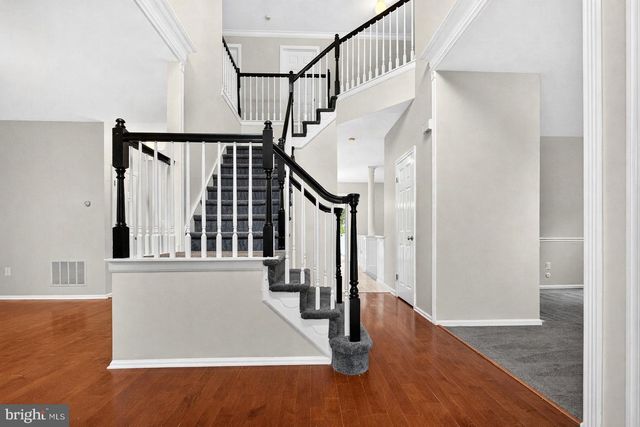 2 WHARTON CT, Kendall Park, NJ 08824