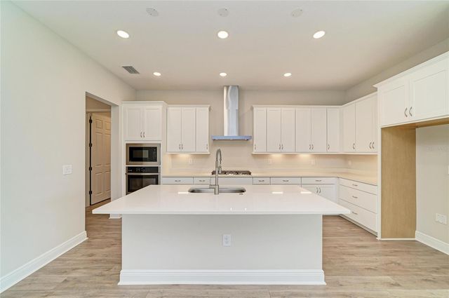 35563 STABLETON LANE, Zephyrhills, FL 33541