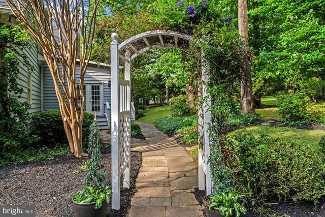 3501 BIRDSBORO DR, Fairfax, VA 22033