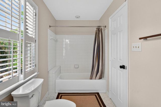 3501 BIRDSBORO DR, Fairfax, VA 22033