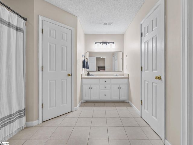 635 Shadow Dance Lane, Boiling Springs, SC 29316