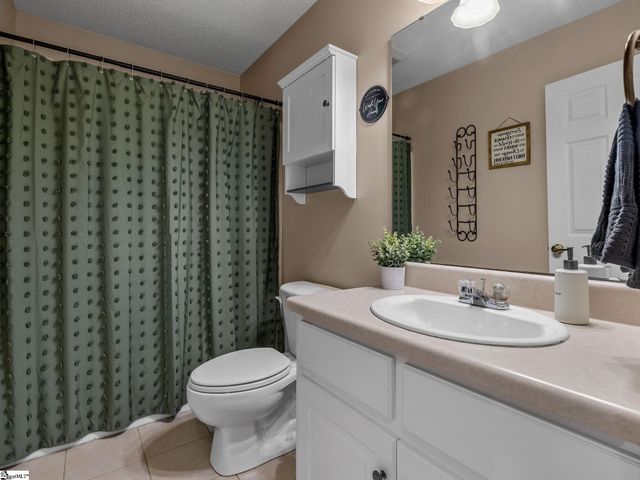 635 Shadow Dance Lane, Boiling Springs, SC 29316