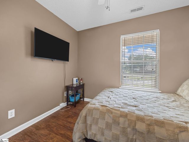 635 Shadow Dance Lane, Boiling Springs, SC 29316