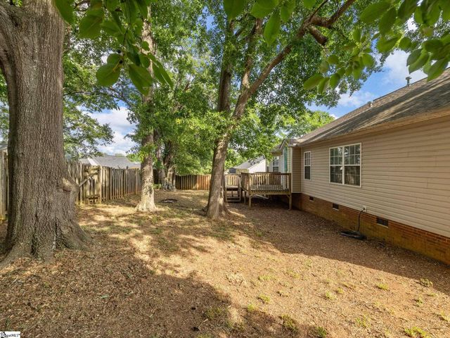635 Shadow Dance Lane, Boiling Springs, SC 29316