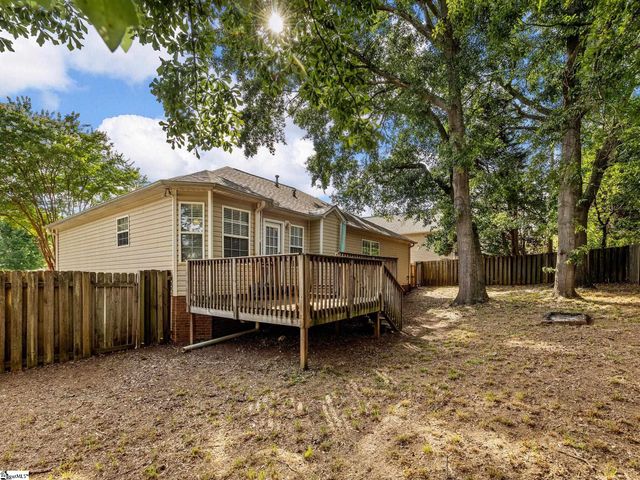635 Shadow Dance Lane, Boiling Springs, SC 29316