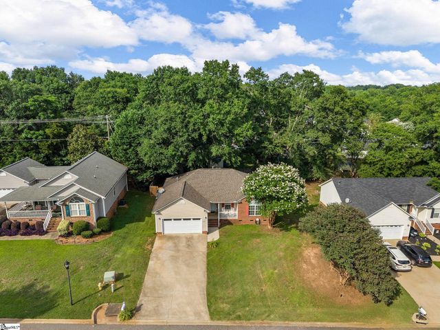 635 Shadow Dance Lane, Boiling Springs, SC 29316