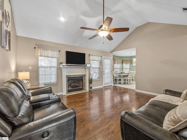 635 Shadow Dance Lane, Boiling Springs, SC 29316