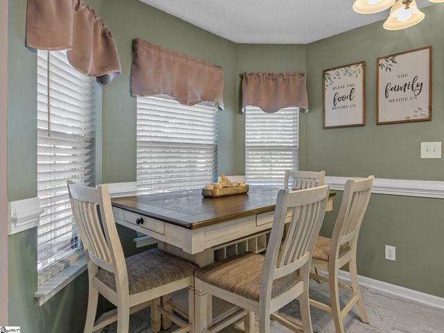 635 Shadow Dance Lane, Boiling Springs, SC 29316