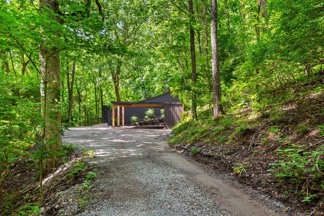 5040 Villa Crest Dr, Nashville, TN 37220