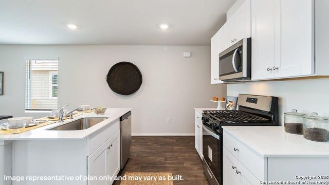 1432 Sequoia Park, Converse, TX 78109