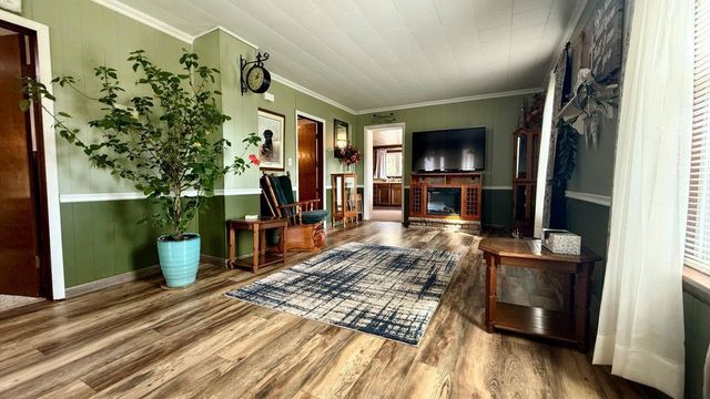 417 WELCOME AVENUE, Bear Creek, WI 54922