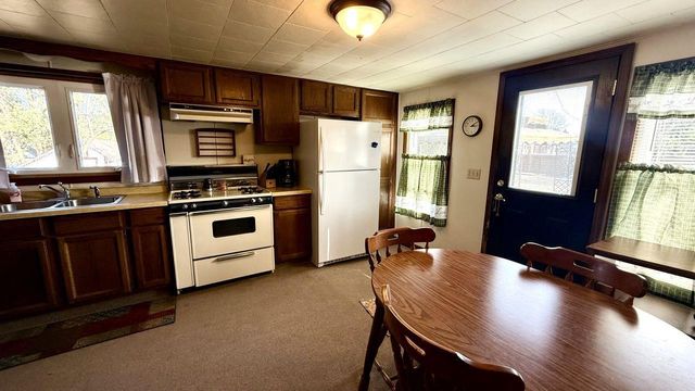 417 WELCOME AVENUE, Bear Creek, WI 54922