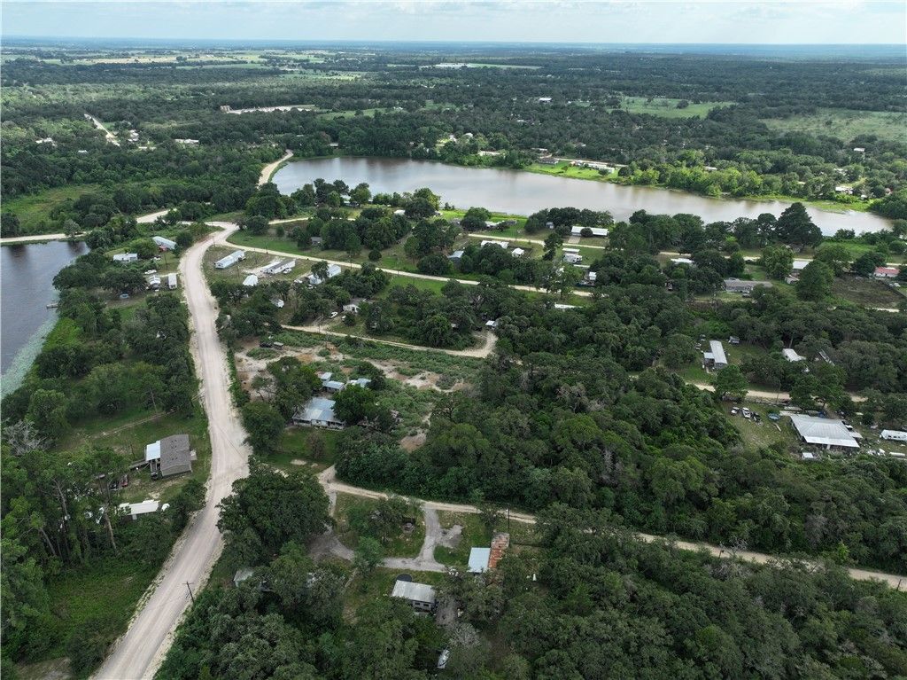 1280 Lakeview Drive, Caldwell, TX 77836 — exterior