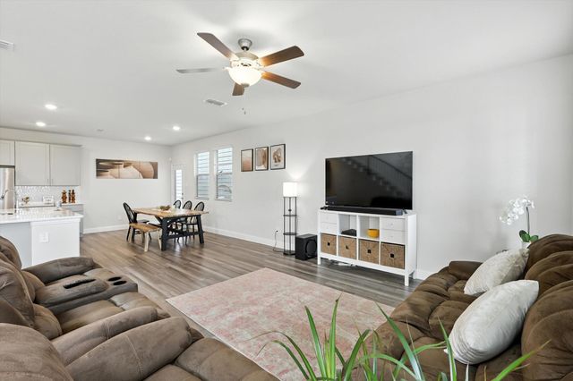 2629 Kings Canyon Mews, Corinth, TX 76210