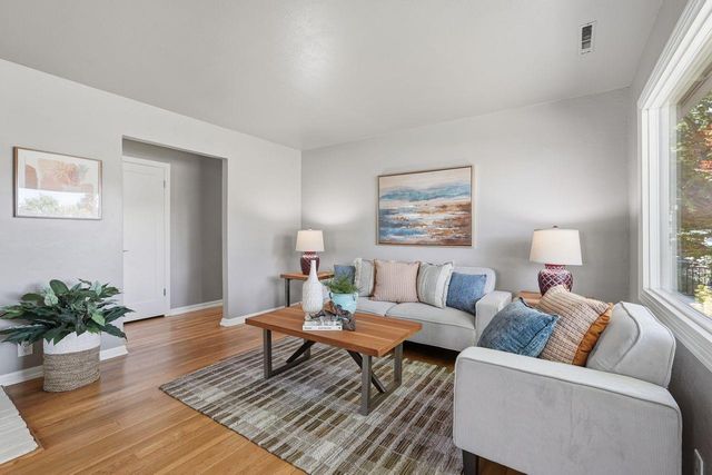 1119 Darnel Way, Sacramento, CA 95822