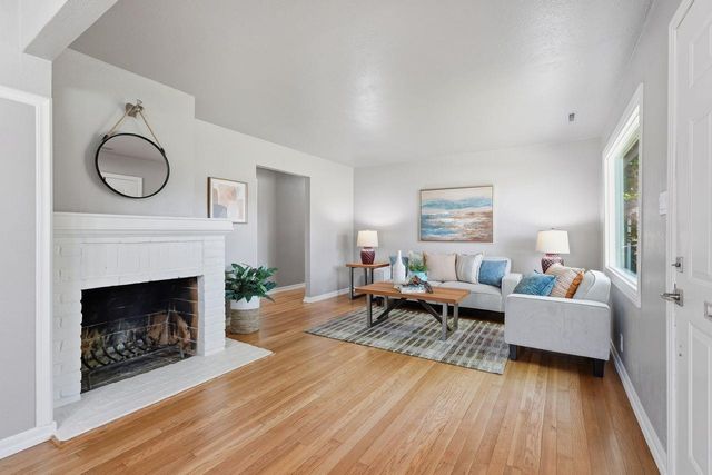 1119 Darnel Way, Sacramento, CA 95822