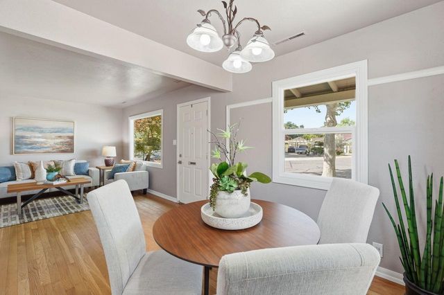 1119 Darnel Way, Sacramento, CA 95822