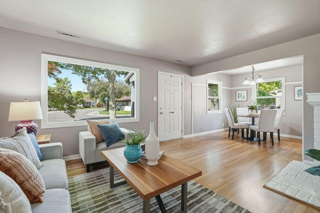 1119 Darnel Way, Sacramento, CA 95822