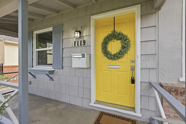 1119 Darnel Way, Sacramento, CA 95822