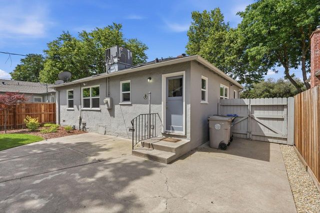 1119 Darnel Way, Sacramento, CA 95822