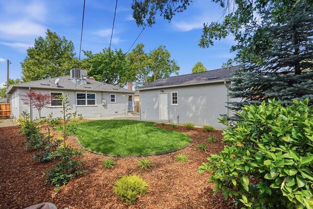 1119 Darnel Way, Sacramento, CA 95822