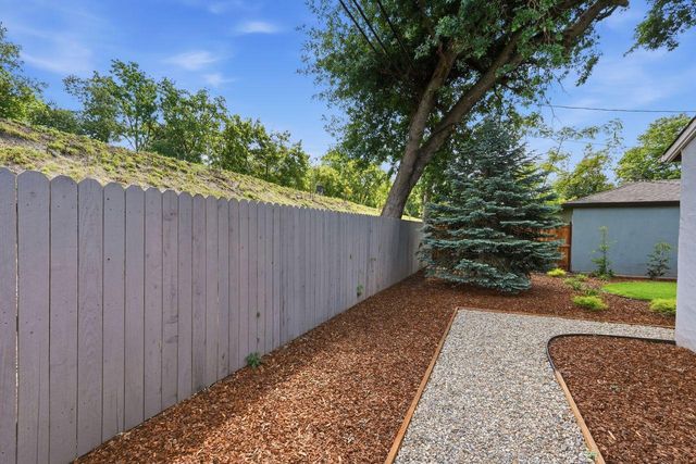 1119 Darnel Way, Sacramento, CA 95822