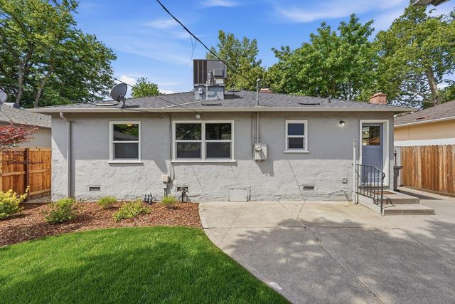 1119 Darnel Way, Sacramento, CA 95822