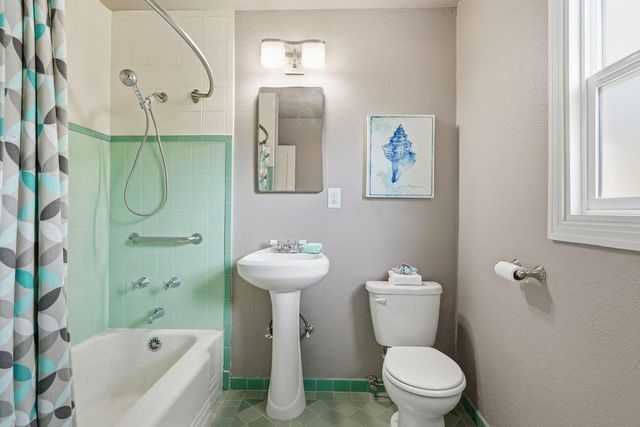 1119 Darnel Way, Sacramento, CA 95822