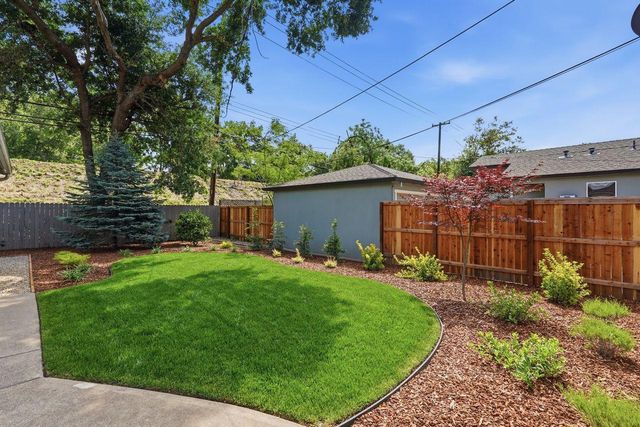 1119 Darnel Way, Sacramento, CA 95822