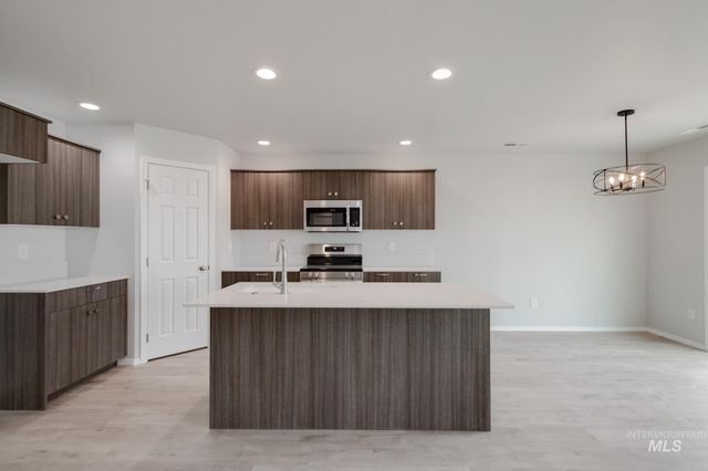 1615 SW Pegasus Peak Ave, Mountain Home, ID 83647