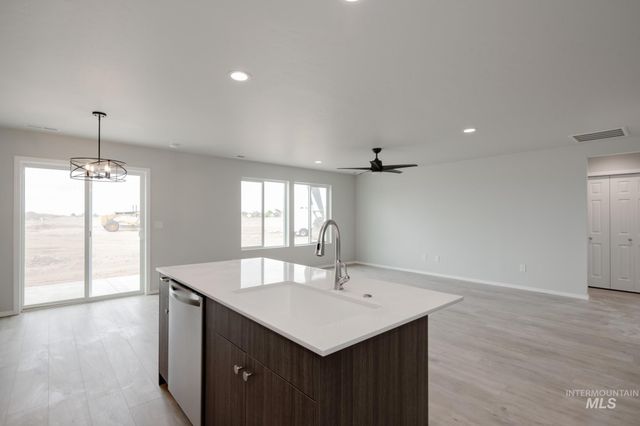 1615 SW Pegasus Peak Ave, Mountain Home, ID 83647