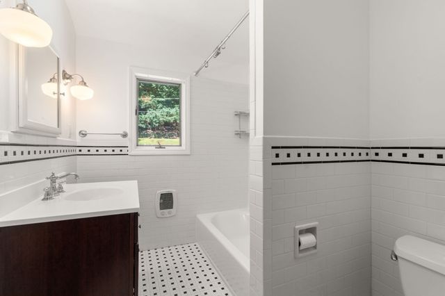 43 Laconia Rd, Worcester, MA 01609