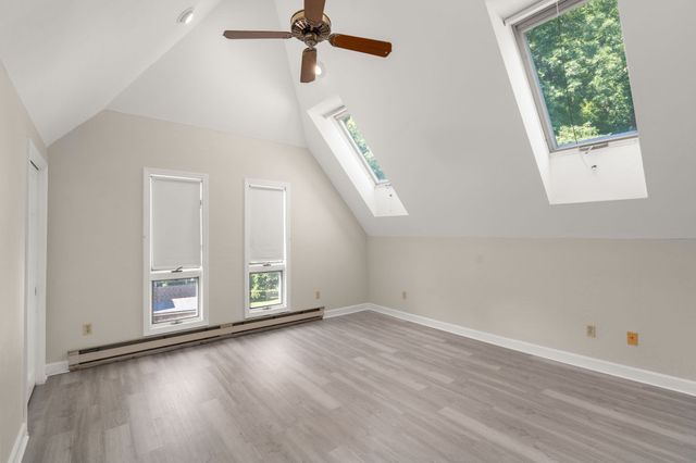 43 Laconia Rd, Worcester, MA 01609