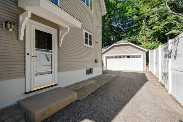 43 Laconia Rd, Worcester, MA 01609