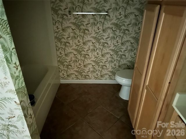 94 Blackberry Trail, Sapphire, NC 28774