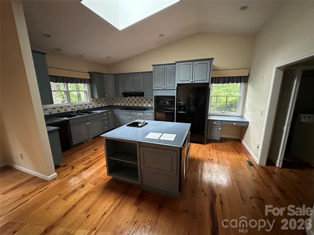 94 Blackberry Trail, Sapphire, NC 28774