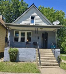 2046 W 69th Place, Chicago, IL 60636
