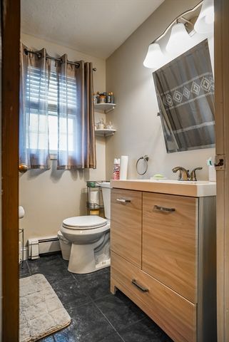 529 Stafford Rd, Fall River, MA 02721