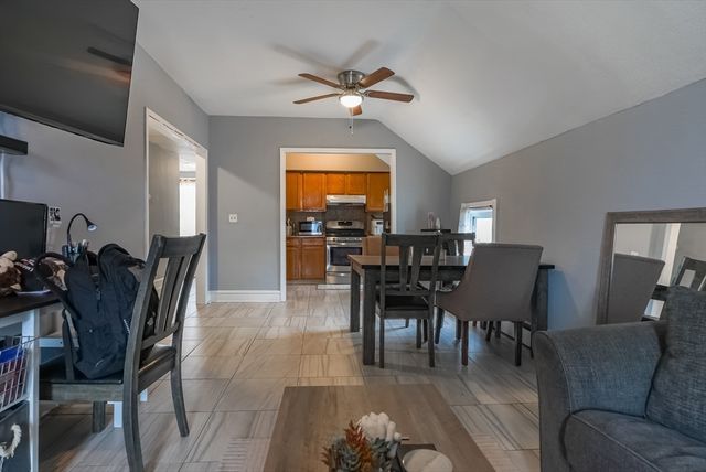 529 Stafford Rd, Fall River, MA 02721