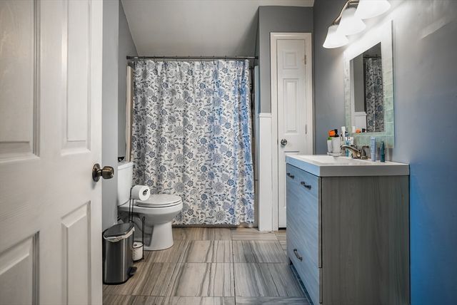 529 Stafford Rd, Fall River, MA 02721