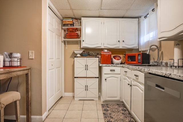 529 Stafford Rd, Fall River, MA 02721