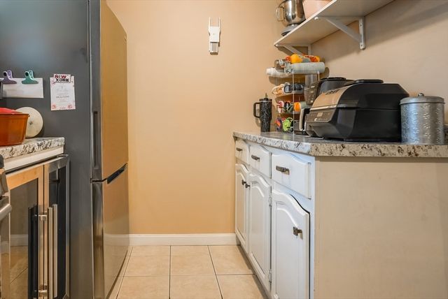 529 Stafford Rd, Fall River, MA 02721