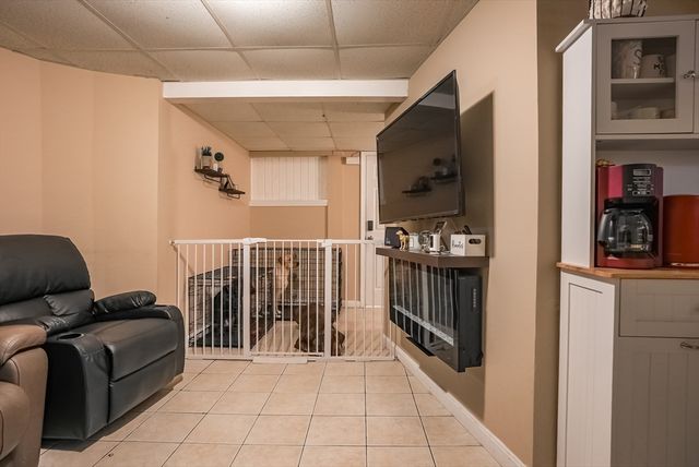 529 Stafford Rd, Fall River, MA 02721