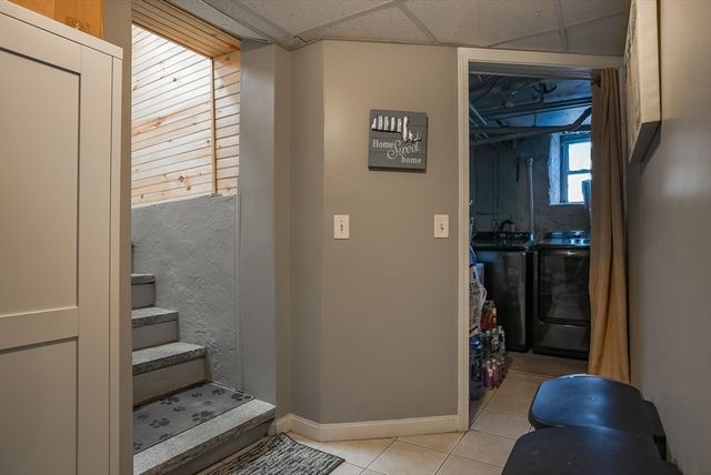 529 Stafford Rd, Fall River, MA 02721