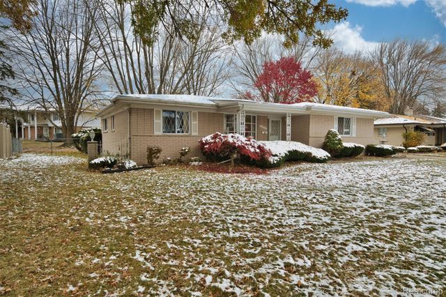 32845 Northampton Drive, Warren, MI 48093