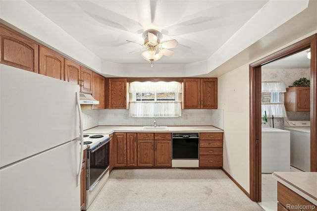 32845 Northampton Drive, Warren, MI 48093