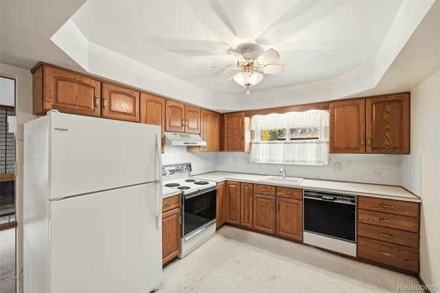 32845 Northampton Drive, Warren, MI 48093