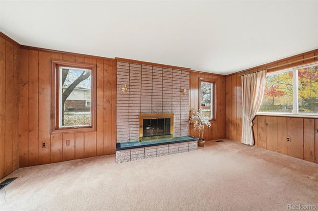 32845 Northampton Drive, Warren, MI 48093