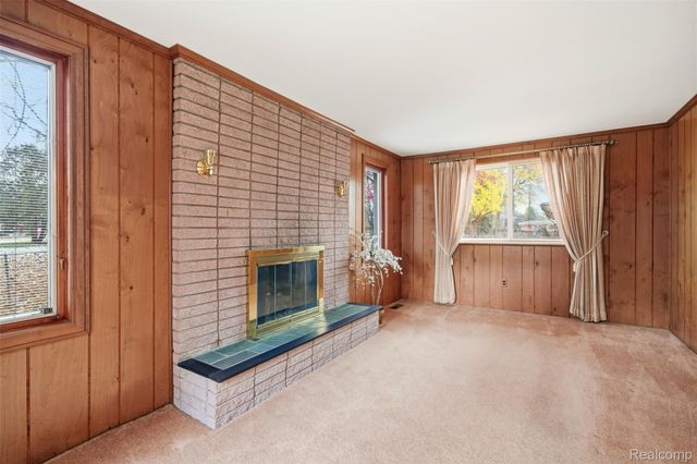 32845 Northampton Drive, Warren, MI 48093