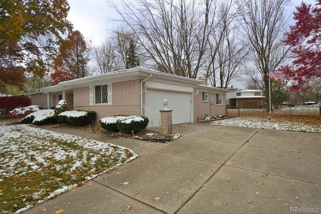 32845 Northampton Drive, Warren, MI 48093